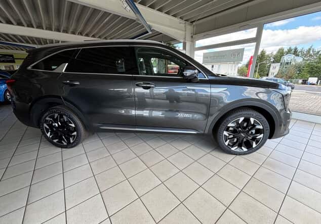 Angebotsdetails Kia Sorento Platinum 4WD 7Sitzer GD Premium Grau ((AGT) INTERSTELLAR GREY M)