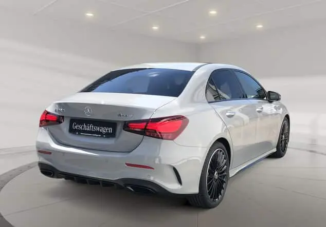 Angebotsdetails Mercedes-Benz A 250 4MATIC Limousine ++sofort verfügbar++ Manufaktur lack manufaktur alpingrau uni