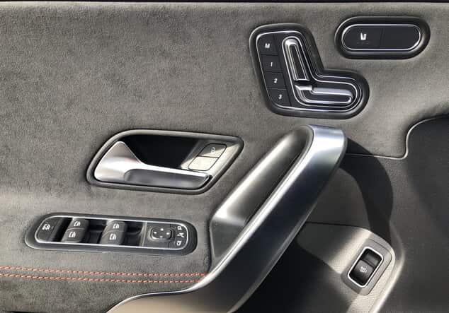 Angebotsdetails Mercedes-Benz CLA 220 4MATIC Coupe Schwarz-lack kosmosschwarz