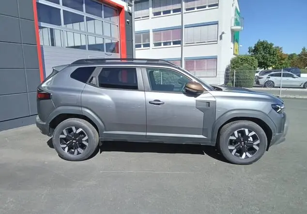 Angebotsdetails Dacia Duster Duster Extreme mild hybrid 96kW (130 PS) 6-Gang Dolomit-Grau Metallic