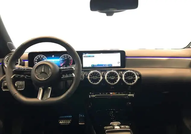 Angebotsdetails Mercedes-Benz A 200 AMG-Line + Nightpaket Grau manufaktur lack manufaktur alpingrau uni