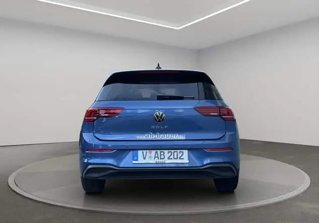 Angebotsdetails Volkswagen Golf 8 Life 1,5 l TSI Facelift Blau (Anemonenblau Metallic)