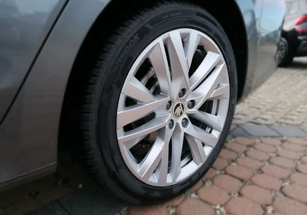 Angebotsdetails Skoda Octavia Graphite-Grau