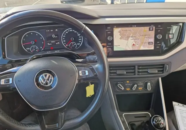 Angebotsdetails Volkswagen Polo VI 1,0 TSI Highline R-Line Silber (Reflexsilber Metallic)