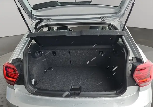 Angebotsdetails Volkswagen Polo VI 1,0 TSI Highline R-Line Silber (Reflexsilber Metallic)