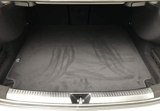 Angebotsdetails Mercedes-Benz A-Klasse 200 Limousine ++ verfügbar ab 15.03.2026 ++ Grau manufaktur lack manufaktur alpingrau uni