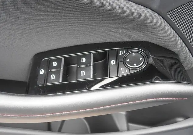 Angebotsdetails Mazda 3 2.5L e-SKYACTIV G 140PS 6AT HOMURA POLYMETAL GRAY