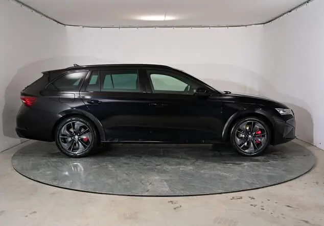 Angebotsdetails Skoda Octavia Combi RS Skoda 2.0 TSI 195 kW (265 PS) 7-Gang-DSG Black-Magic Perleffekt/Schwarz