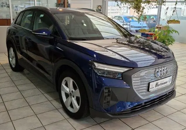 Angebotsdetails Audi Q4 Q4 e-tron 150 kW Navarrablau Metallic