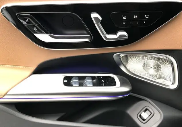 Angebotsdetails Mercedes-Benz CLE 200 Cabriolet Sport AMG-Line ++sofort verfügbar++ Graulack hightechsilber