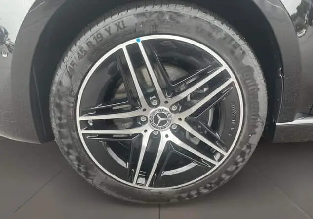 Angebotsdetails Mercedes-Benz V 300 d **AMG Obsidianschwarz
