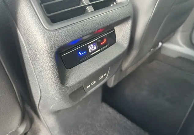 Angebotsdetails Volkswagen Tiguan 2.0TDI Life RfK HeadUp GrÃ¼n (Cipressino-GrÃ¼n Metallic)