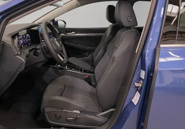 Angebotsdetails Volkswagen Golf VIII Variant Style 1.5 eTSI KLIMA N Blau (Anemonenblau Metallic)