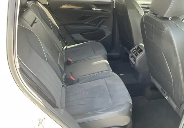 Angebotsdetails Volkswagen Tiguan Tiguan ELEGENCE 4M 2.0TDI 193PS.DSG.MATRIX.NAVI.PANO.AHK.HUD.PDC Oryxweiß Perlmutteffekt