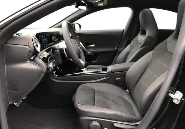Angebotsdetails Mercedes-Benz CLA 200d Coupe Night-Paket Schwarz-Lack kosmosschwarz