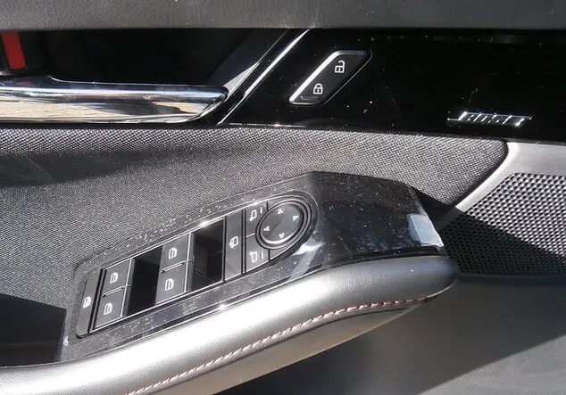 Angebotsdetails Mazda CX-30 2.5L e-SKYACTIV G 140PS 6AT HOMURA Mehrere Farben erhältlich