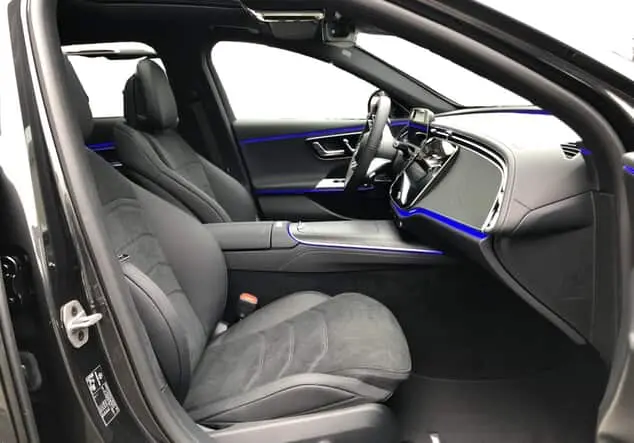 Angebotsdetails Mercedes-Benz E 220 d 4MATIC T-Modell Night Paket Graulack graphitgrau