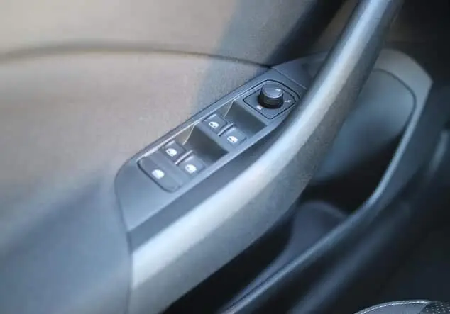 Angebotsdetails Skoda Kamiq 1.0 TSI Ambition *PDC*AHK*SHZ* Graphite Grau Metallic