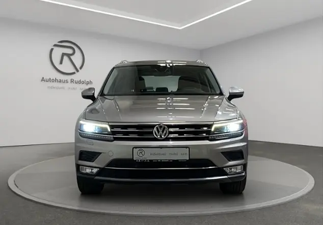 Angebotsdetails Volkswagen Tiguan 2.0 TDI Highline / Silber (Tungsten Silver Metallic)