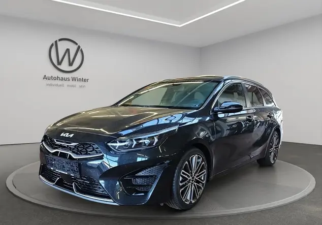 Angebotsdetails Kia Ceed Schwarz ((1K) BLACK PEARL M)