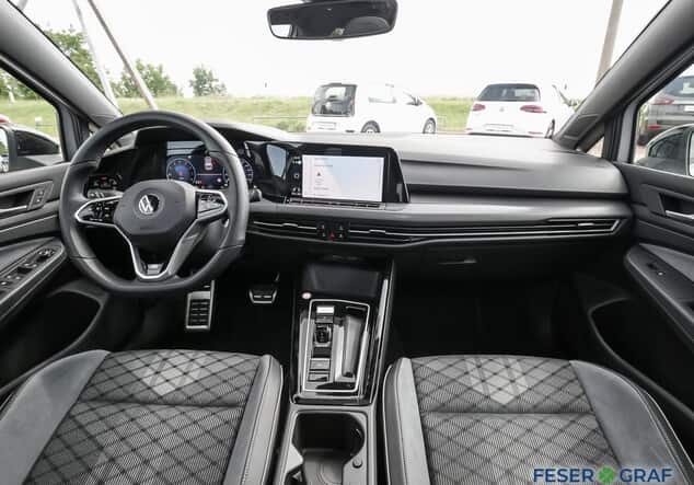 Angebotsdetails Volkswagen Golf 2.0 TSI R-Line BlackStyle AHK/Matrix Reflexsilber Metallic