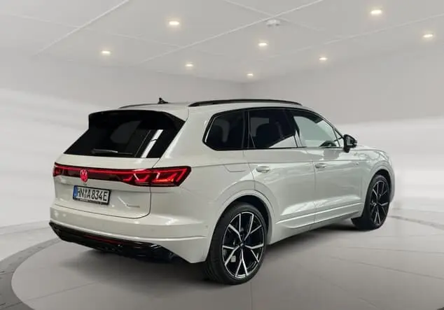 Angebotsdetails Volkswagen Touareg eHybrid 3.0 TSI 4motion ++sofort verfügbar++ OryxweiÃ perlmutteffekt