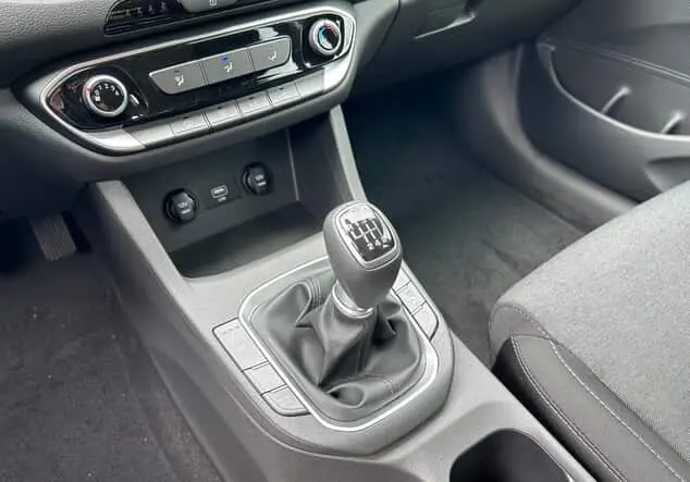 Angebotsdetails Hyundai i30 1.0T SELECT !!!SOFORT!!! CARPLAY+KAMERA+PDC Phantom Black