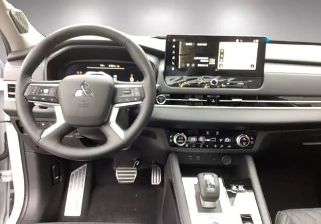 Angebotsdetails Mitsubishi Outlander Plug-in Hybrid TOP 2,4l Titan-Weiss/Panther-Schwarz (Schwarz)