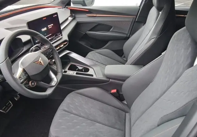 Angebotsdetails Cupra Terramar Cupra Terramar VZ 2.0 TSI 195 kW (265 PS) 7-Gang-DSG 4Drive Fiord Blau