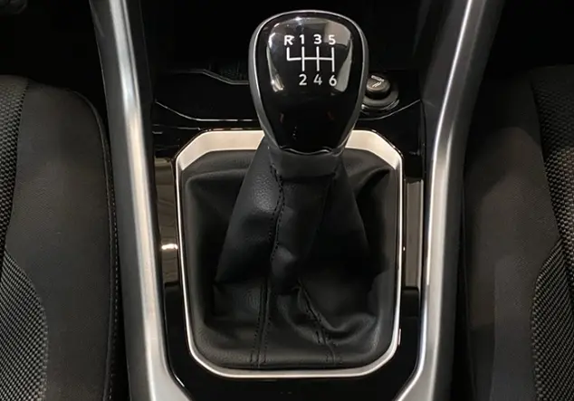 Angebotsdetails Volkswagen T-Roc 1.0 TSI Life / 'Park Assist' Schwarz (Deep Black Perleffekt)