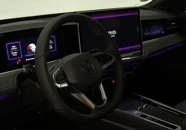 Angebotsdetails Volkswagen Passat 2,0 TDI SCR R-Line Grenadillschwarz Metallic