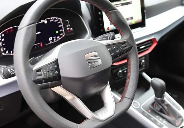 Angebotsdetails Seat Arona Facelift FR 1.5TSI *AHK*18 Zoll* Mitternachtsschwarz