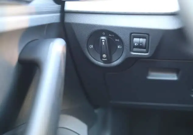 Angebotsdetails Skoda Kamiq 1.0 TSI Ambition *PDC*AHK*SHZ* Graphite Grau Metallic