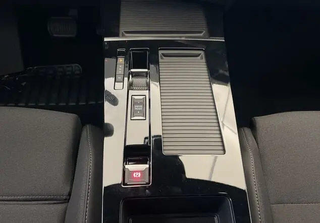 Angebotsdetails Opel Astra Opel Astra GS 1.2 Turbo 96 kW (130 PS) 8-Gang Automatikgetriebe Karbon Schwarz Metallic