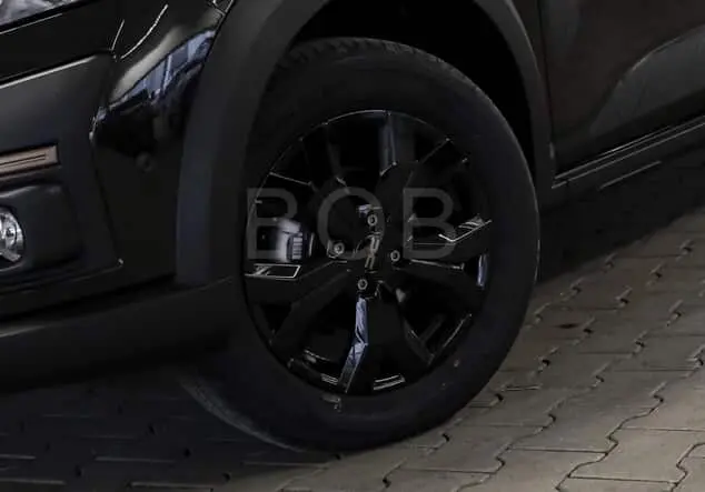 Angebotsdetails Dacia Sandero Stepway Extreme TCe 110 NAVI Perlmutt-Schwarz (Schwarz)