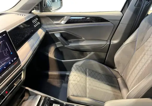 Angebotsdetails Volkswagen Tiguan 1.5 eTSI R-Line ++sofort verfügbar++ Deep black perleffekt