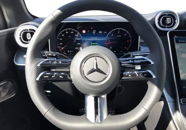 Angebotsdetails Mercedes-Benz GLC 300 d 4MATIC ++sofort verfügbar++ Weiß manufaktur lack manufaktur opalithweiß bright