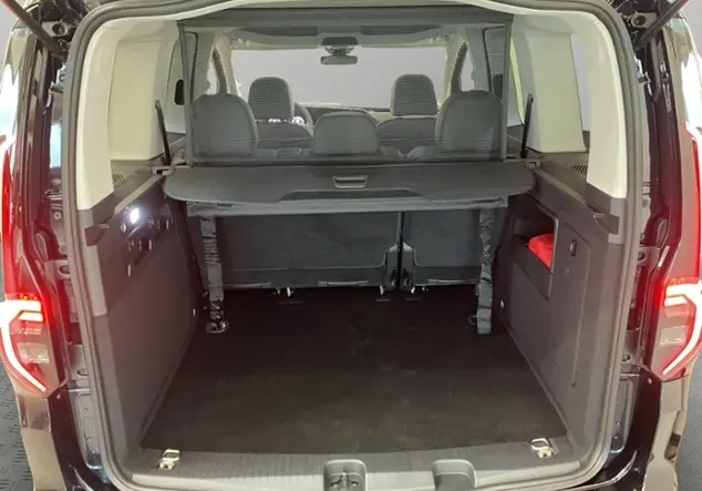 Angebotsdetails Volkswagen Caddy 2.0 TDI Style KR / Schwarz (Deep Black Perleffekt)