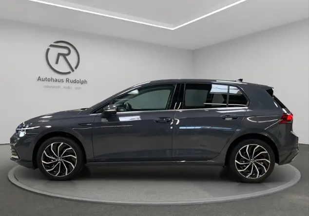 Angebotsdetails Volkswagen Golf VIII 1.5 TSI Style +NAVI+MEMORYSITZ Grau (Delfingrau Metallic)
