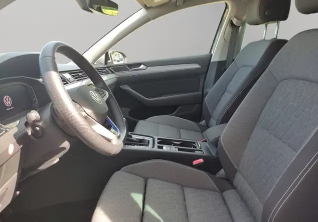 Angebotsdetails Volkswagen Passat Variant GTE Grau (Mondsteingrau)