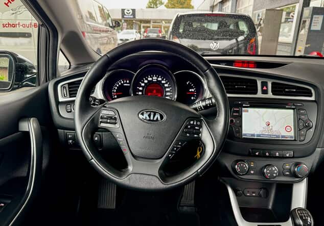 Angebotsdetails Kia Ceed Vision (E5B) WINCHESTERGRAU MET.
