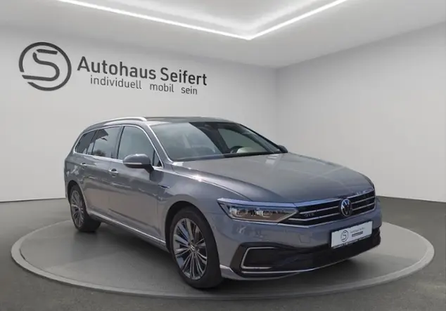 Angebotsdetails Volkswagen Passat Variant GTE Grau (Mondsteingrau)