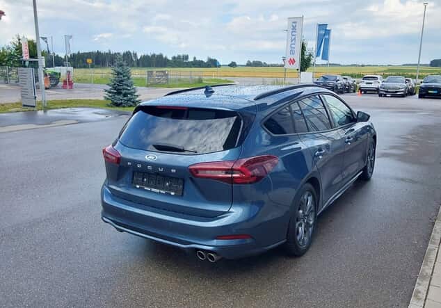 Angebotsdetails Ford Focus ST - LINE X 1.0L MHEV 155PS 7-GANG-AUTOMATIK CHROME-BLUE METALLIC