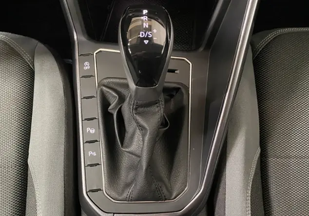 Angebotsdetails Volkswagen Polo 1.0 TSI Style / Einparkhilfe Schwarz (Deep Black Perleffekt)