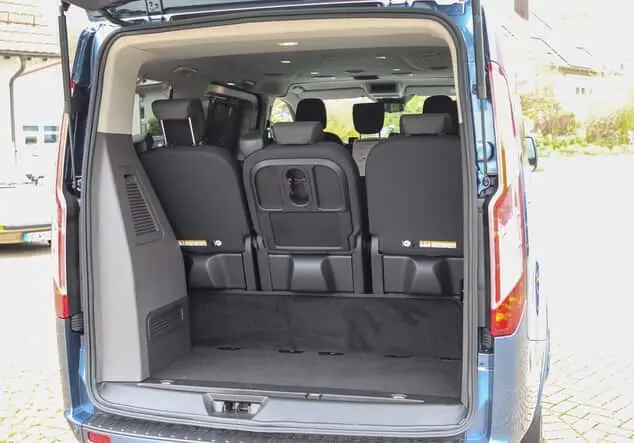 Angebotsdetails Ford Tourneo Custom Kombi 2.0 EcoBlue mHEV Chroma-Blau Metallic