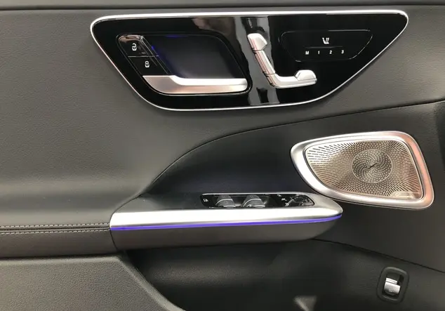 Angebotsdetails Mercedes-Benz C Weiß MANUFAKTUR Lack MANUFAKTUR opalithweiß bright