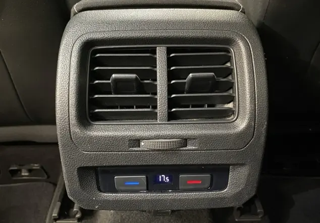 Angebotsdetails Volkswagen Touran 2.0 TDI Active / Grau (Delfingrau Metallic)