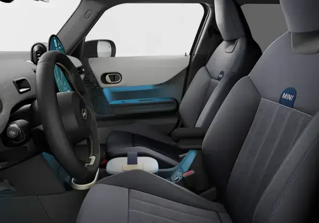 Angebotsdetails MINI 5-Türer Cooper C Favoured Trim Steptronic Midnight Black Metallic