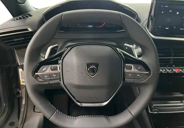 Angebotsdetails Peugeot 2008 Allure 1.2 Pure Grau/typ aussenverkleidung-lackierung