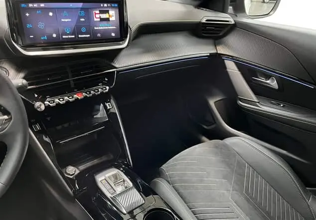 Angebotsdetails Peugeot 208 1.2 Hybrid 110 GT Lack weiss banquise/typ aussenverkleidung spiegel
